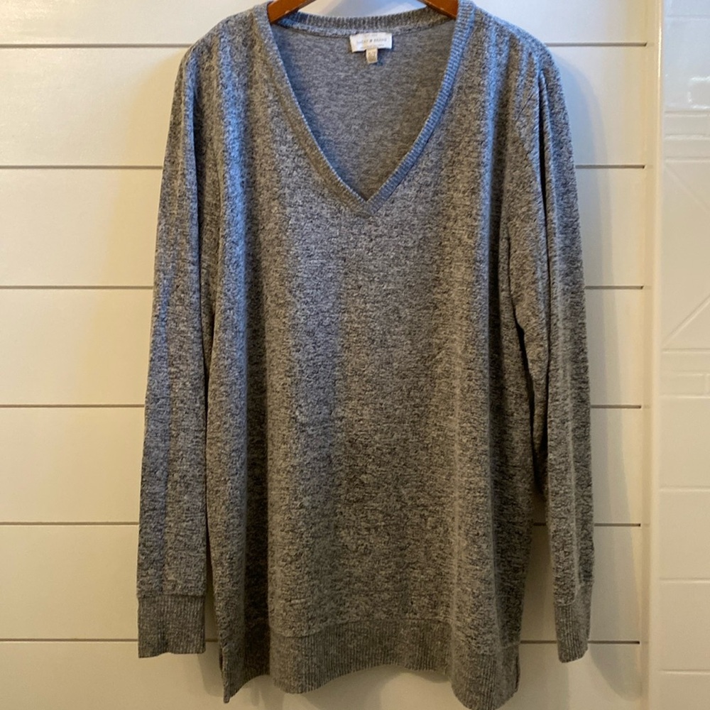 Lucky Brand loose fitting V-neck pullover sweater size XL.